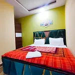 Roomshala 122 Hotel Park View - Near Adarsh Nagar